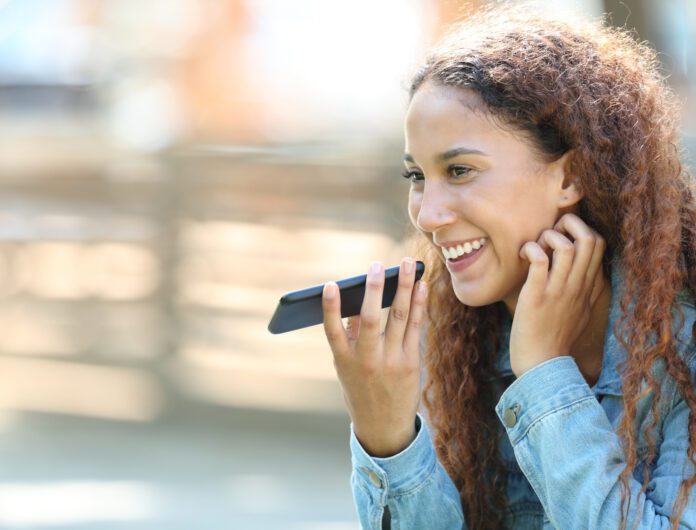 woman speaking in a cellphone